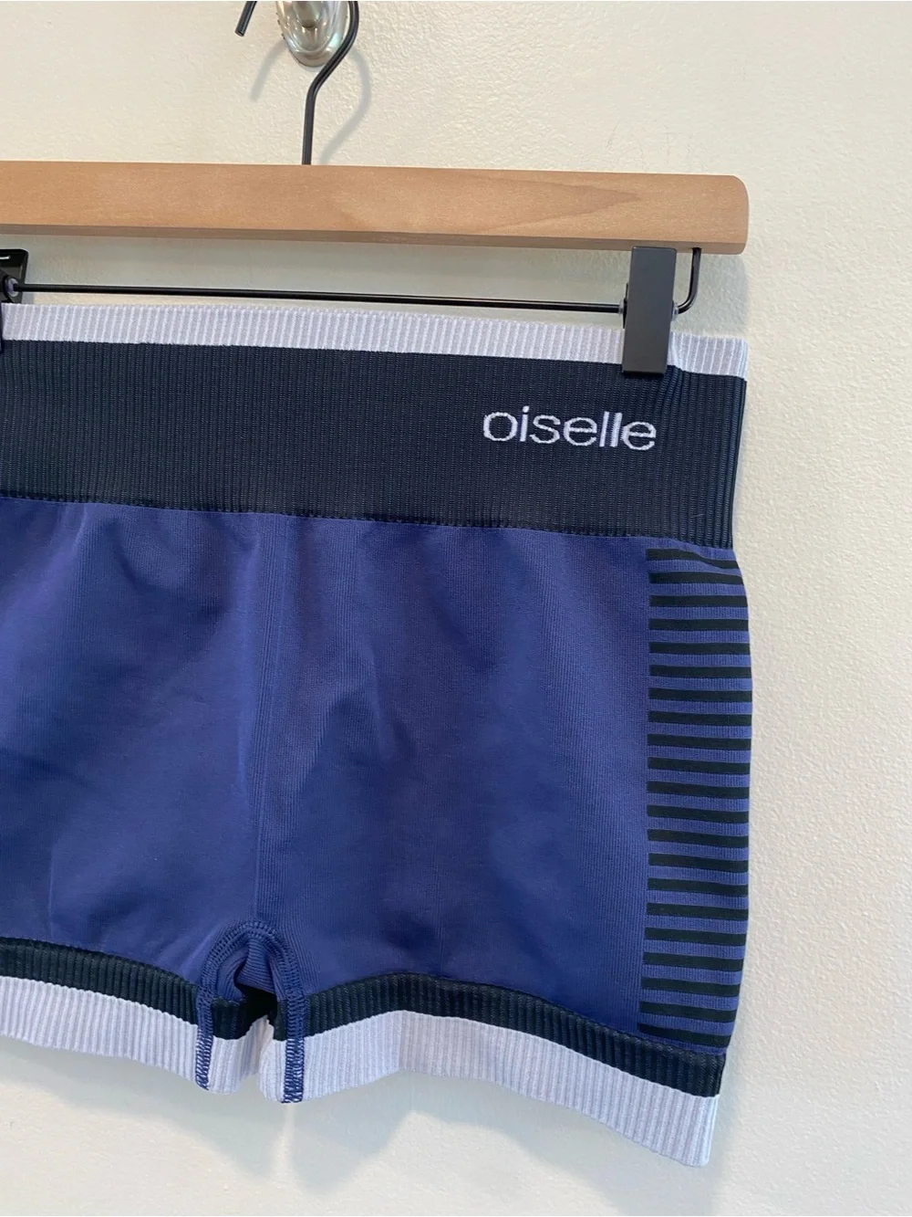 Ouiselle race day shorts women’s size small athletic workout exercise navy blue